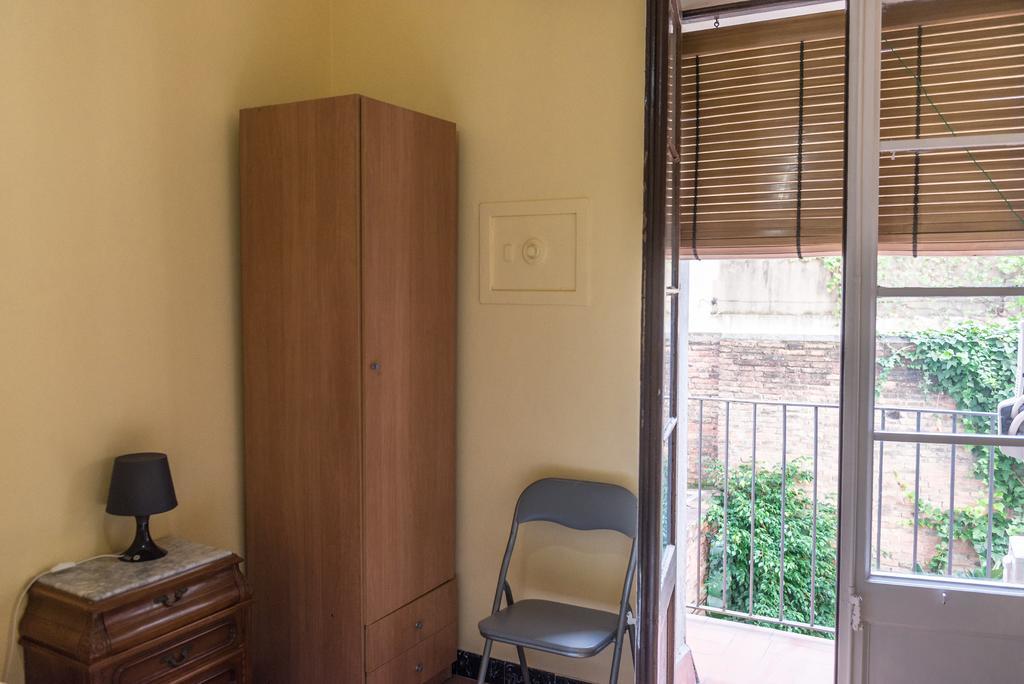 Hostel Turistic Castell Barcelona Exterior foto