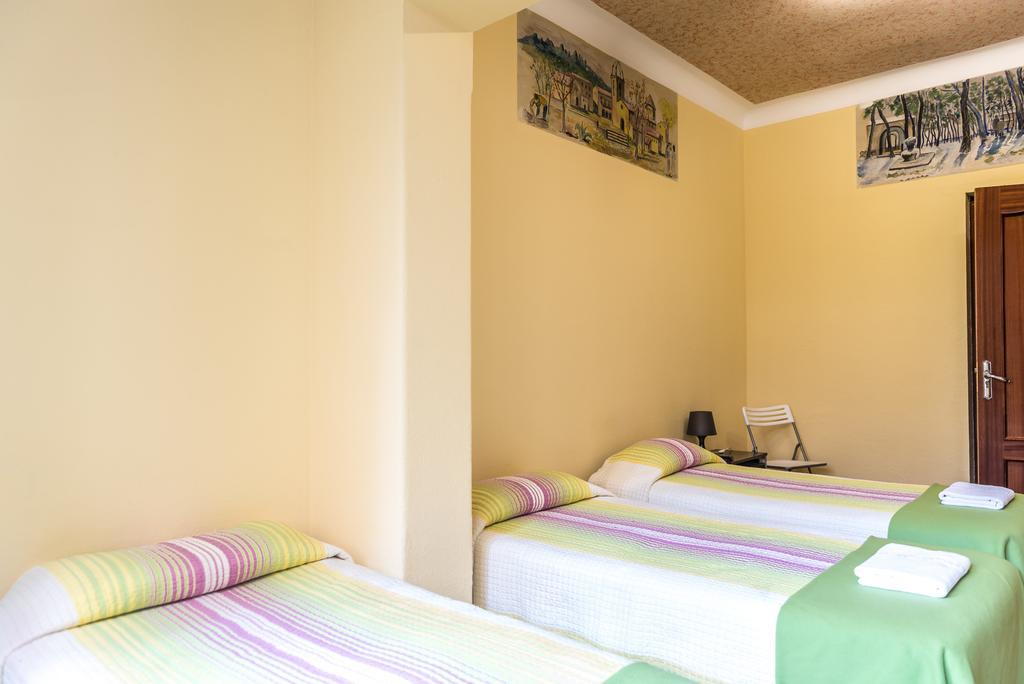 Hostel Turistic Castell Barcelona Exterior foto