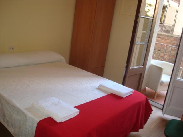 Hostel Turistic Castell Barcelona Exterior foto